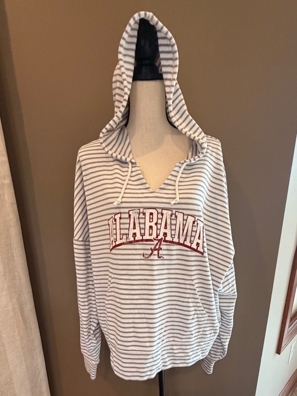Alabama Roll Tide Lightweight gray & White Hoodie Front Pocket, Size 2XL